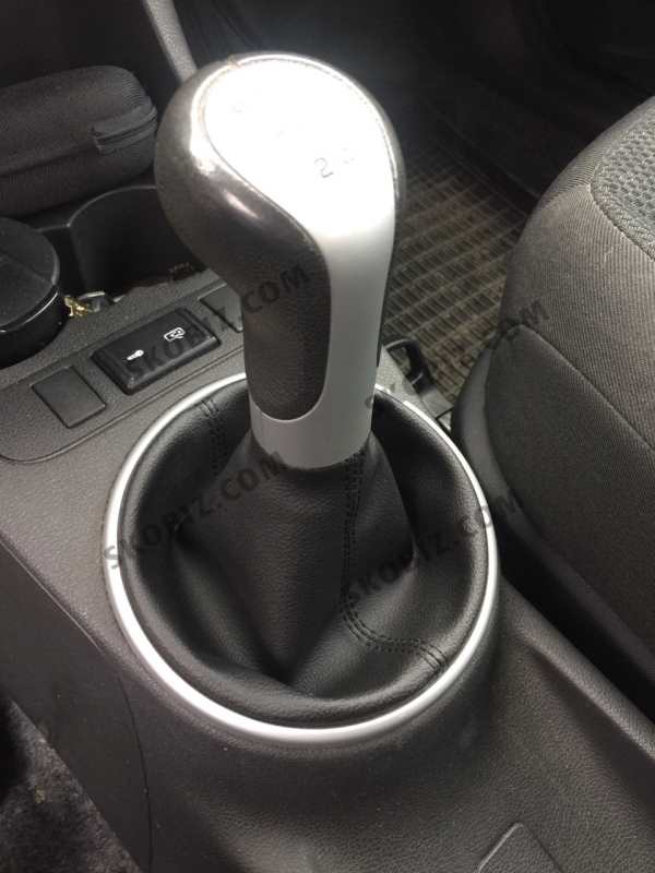 Чехол ручки КПП Fabia II