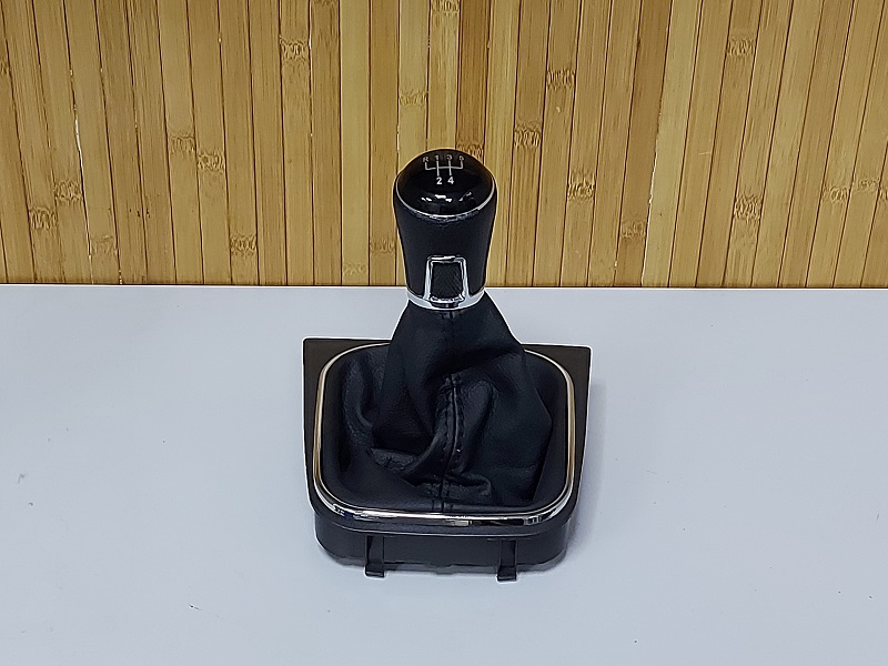Ручка КПП Golf 7 5ступ. +ЧЕХОЛ