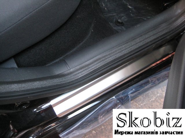Накладки порогов GOLF IV 5 дверный1997-2003 нержавеющая сталь (к-кт 4 шт.)
