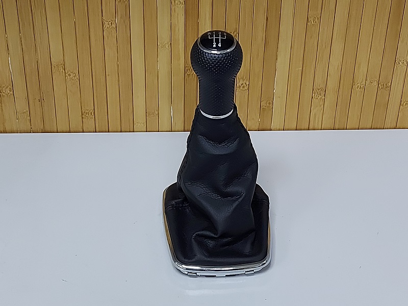 Ручка КПП Golf 4 Bora 1.6 5ступ. хром рамка+ЧЕХОЛ (23мм)