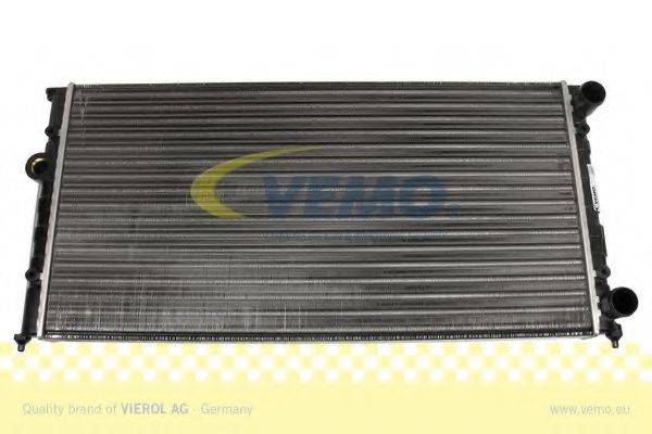 Радиатор охлаждения двигателя VEMO V15-60-5012